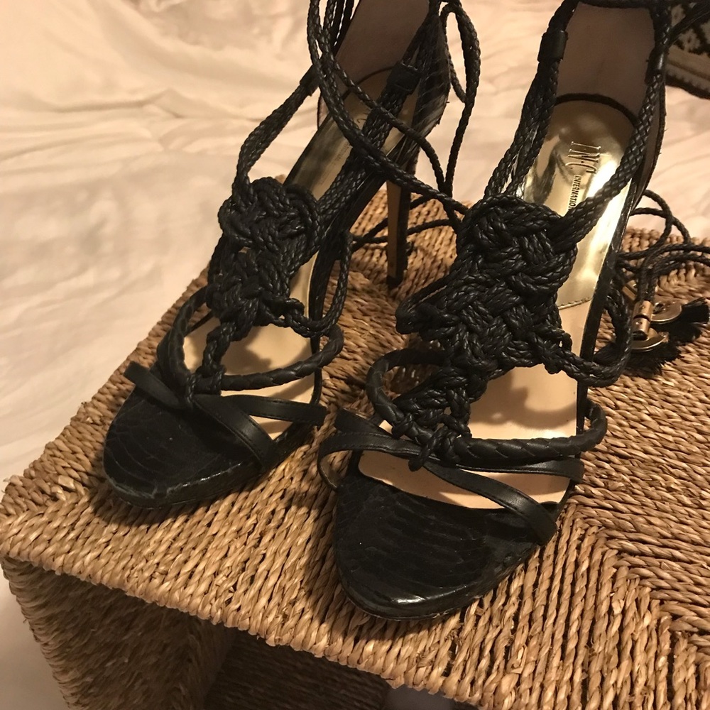 INC heels - Picture 2 of 4